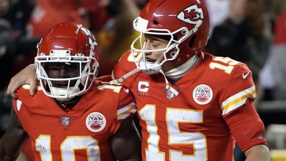 Patrick Mahomes’ anticipation for Marquise Brown receives validation from Pat McAfee as the Chiefs prepare to fill the void left by the departure of Tyreek Hill in 2022.