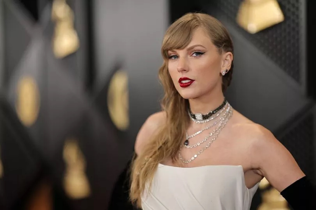 Taylor Swift Hinted a Double Album Drop As She Gives Fans 'greatest surprise ever'