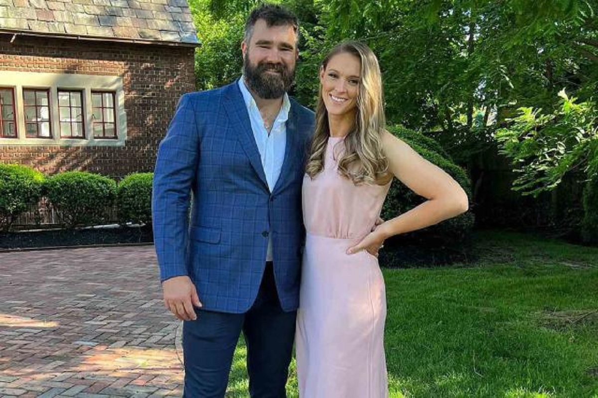Jason Kelce's first date with Kylie took an unexpected turn when he had to be carried home from a bar by a teammate.