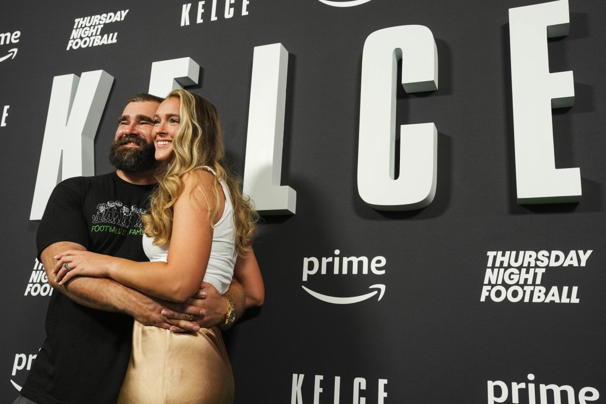 Jason Kelce Reveals He's 'Almost a Month' Late with Wife Kylie's Anniversary Gift: 'Bad Gift Giver'