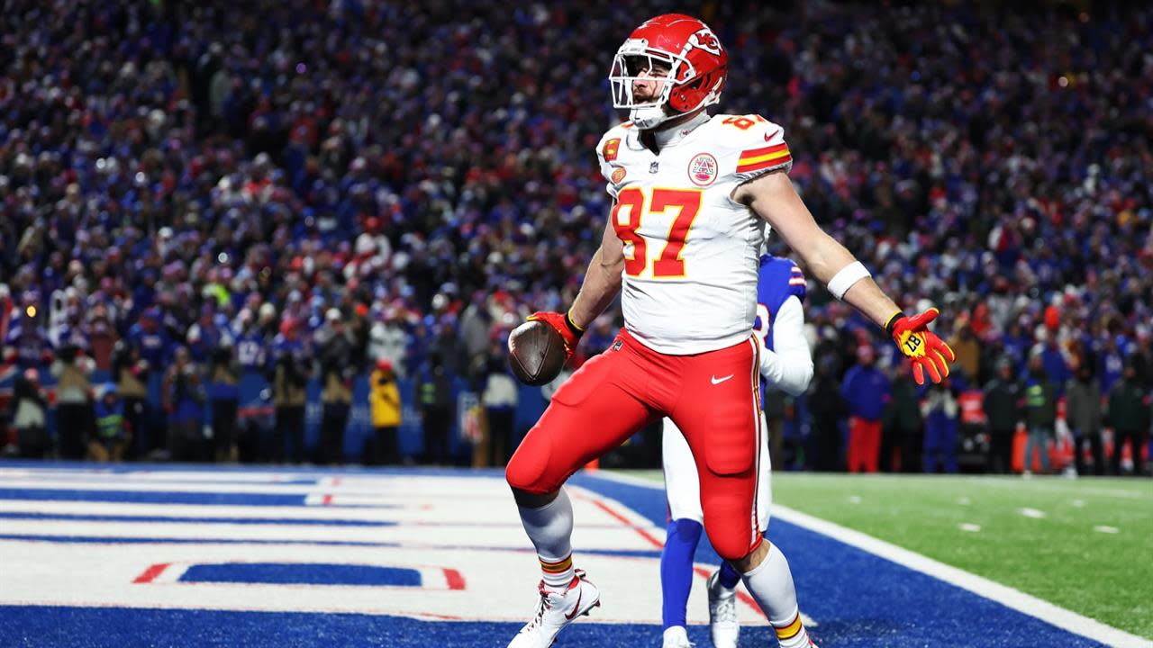 Travis Kelce "grateful" for new deal, happy to raise bar for tight ends