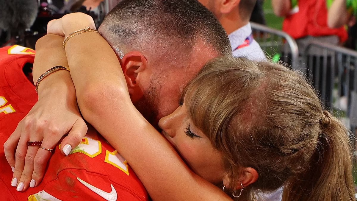 Taylor Swift dons 'TNT' bracelet crafted by Michelle Wie with Travis Kelce's assistance.