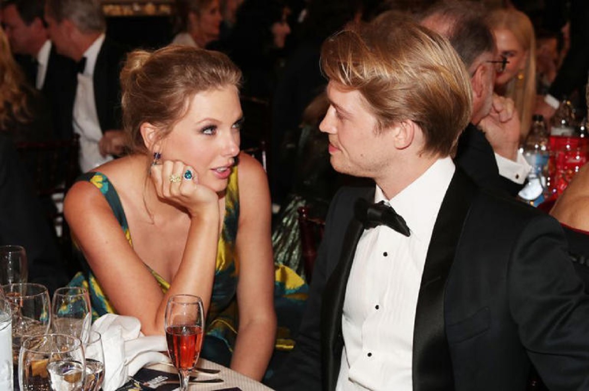 During an emotional performance in France, Taylor Swift admits ex Joe Alwyn was the 'wrong guy'.