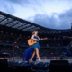 Taylor Swift abruptly pauses song due to cramp: 'This has never happened before'