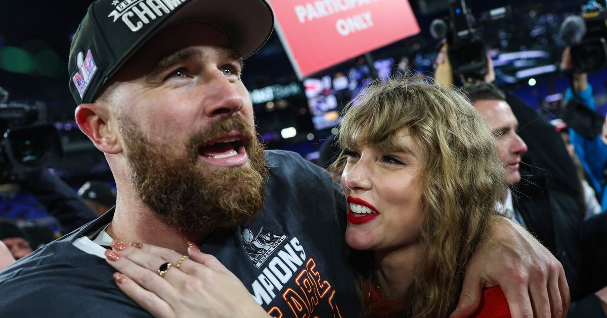 Travis Kelce Looks Uneasy After Jason Sudeikis Asks Loaded Question About Taylor Swift