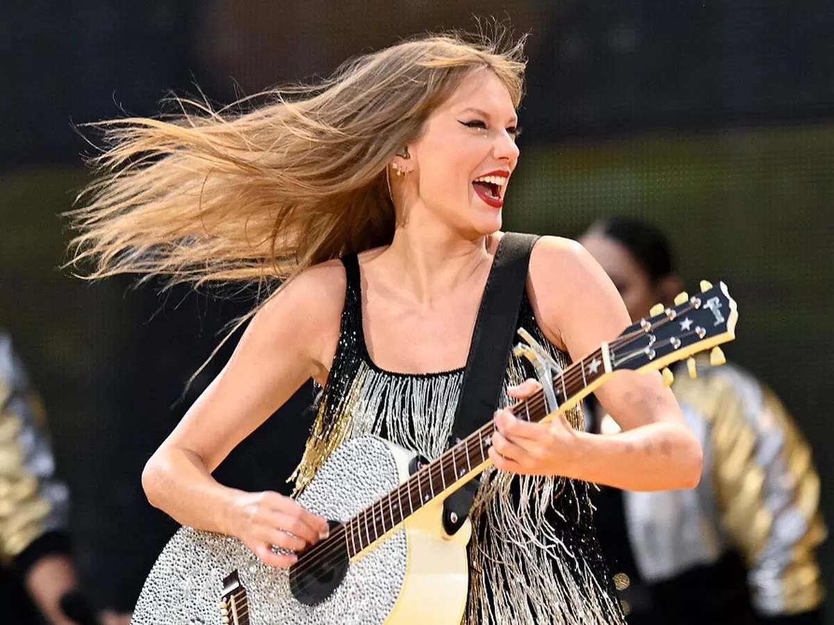 Taylor Swift fights back tears as she's overwhelmed by fans' cheers at her final Liverpool show... after ex Joe Alwyn broke his silence on their split