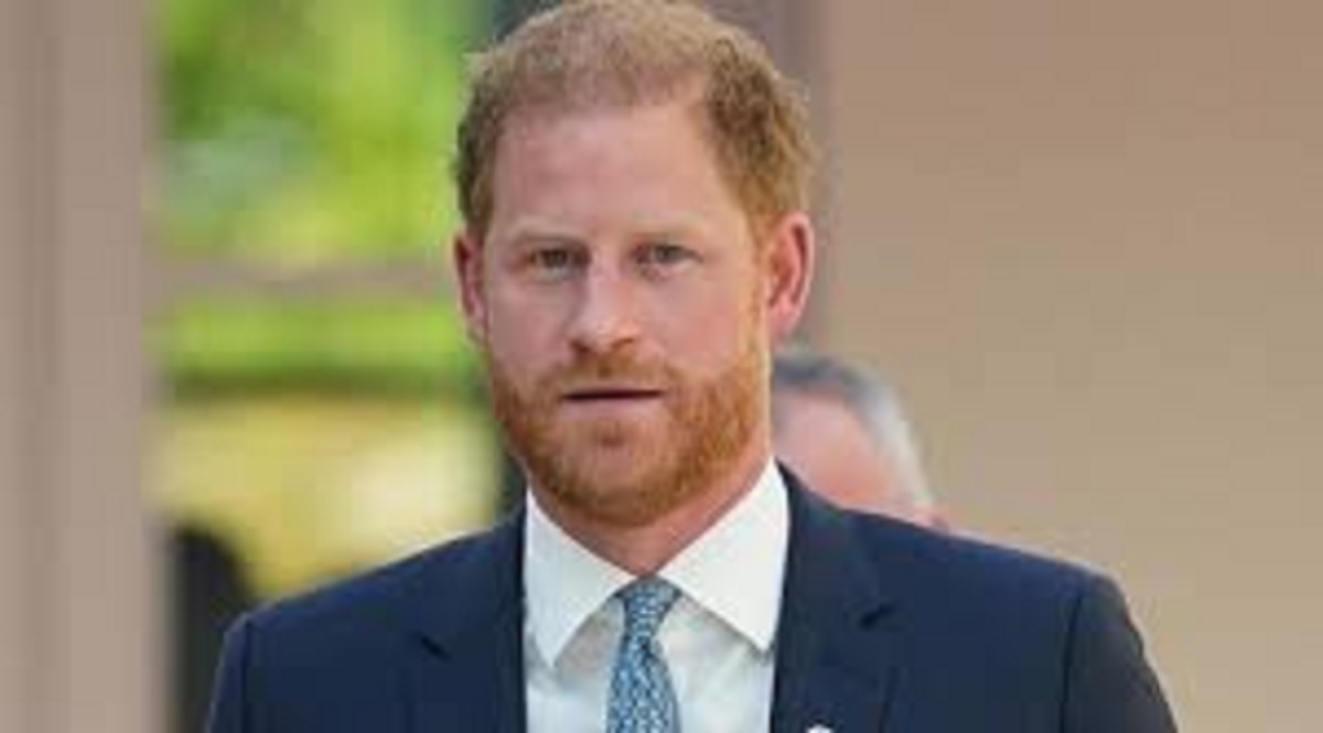 Prince Harry accused of 'repeating history' by igniting feud with royals