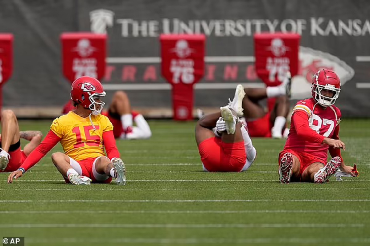Travis Kelce and Patrick Mahomes Reunite as Kansas City Chiefs Gear Up for a Thrilling 2024 NFL Season