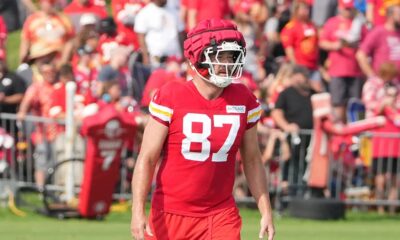 JUST IN: Fox News reports Travis Kelce, Kansas City Chiefs' tight end, announced his retirement in Missouri just 3 minutes ago, delivering an emotional farewell speech at training camp, thanking teammates and fans.