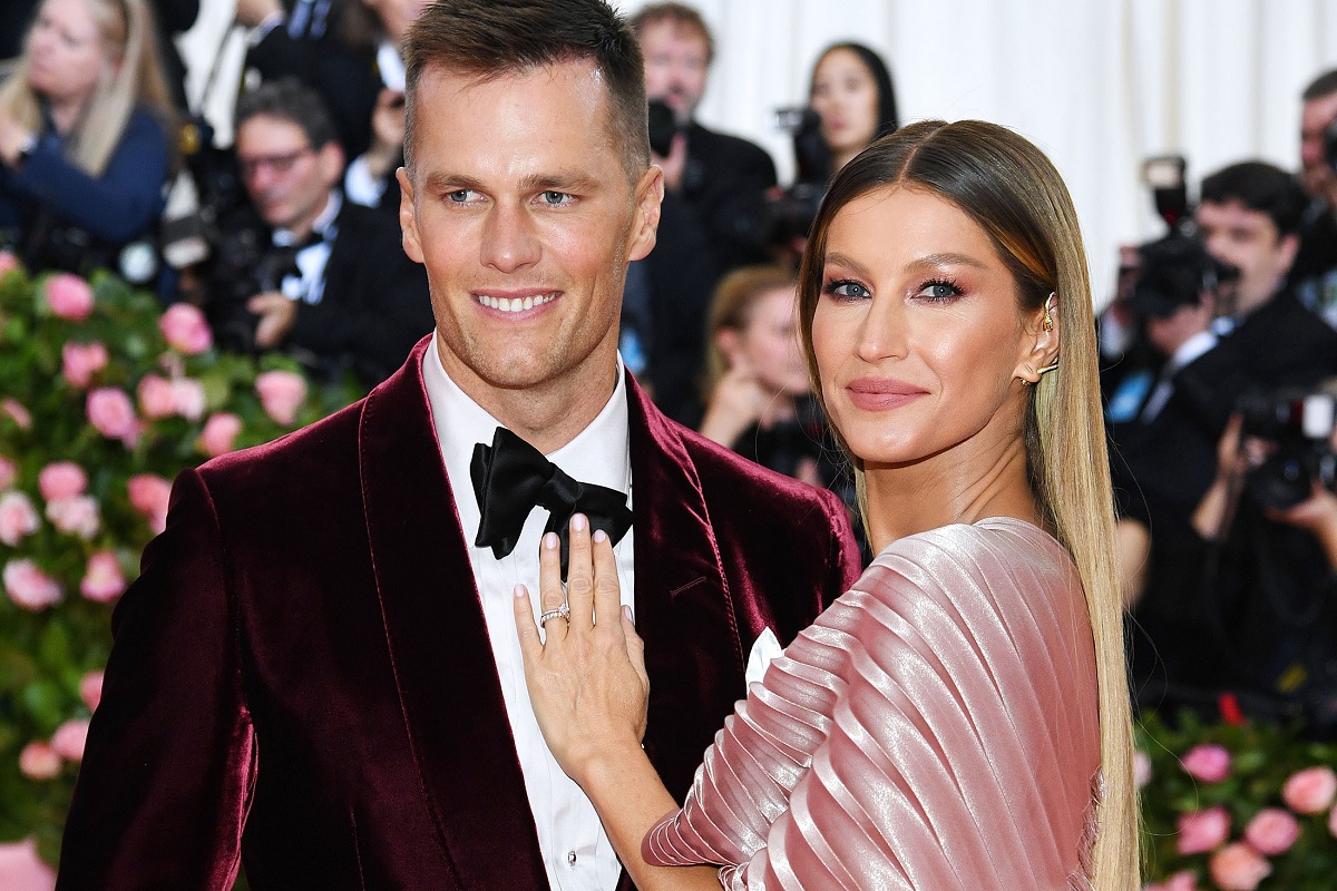 JUST IN : Gisele Bündchen, Tom Brady’s former wife, is in tears after receiving a major shock: Tom Brady proposed to her with a staggering $71.2 million wedding ring, four years after their divorce.