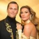 News: Tom Brady, 47, is remarrying his ex-wife, Gisele Bündchen, 44, two years after their divorce. The legendary quarterback, who has been spotted training, also hints at a potential NFL return at the next 49ers game. he and his ex-wife have announced that they are expecting ... See more.